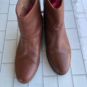 UGG | Bruno Leather Ankle Boots size 8